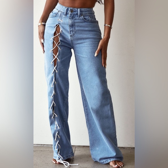 PrettyLittleThing Wide Leg Lace Up Light Wash Denim Jeans Women’s size XL - Picture 1 of 7